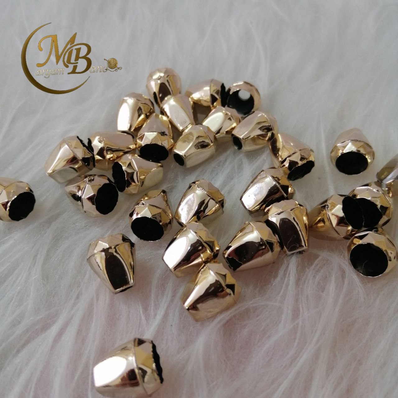 منگوله پلاستیکی سربند