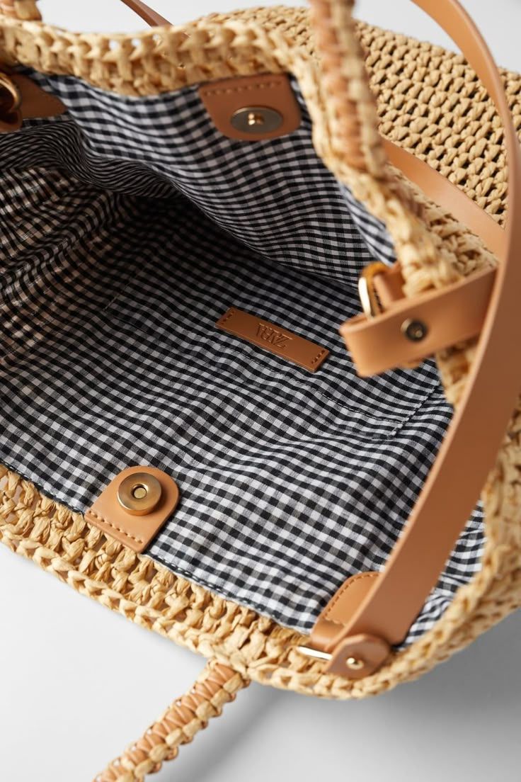 مگنت لبه کاری چرمی کرم